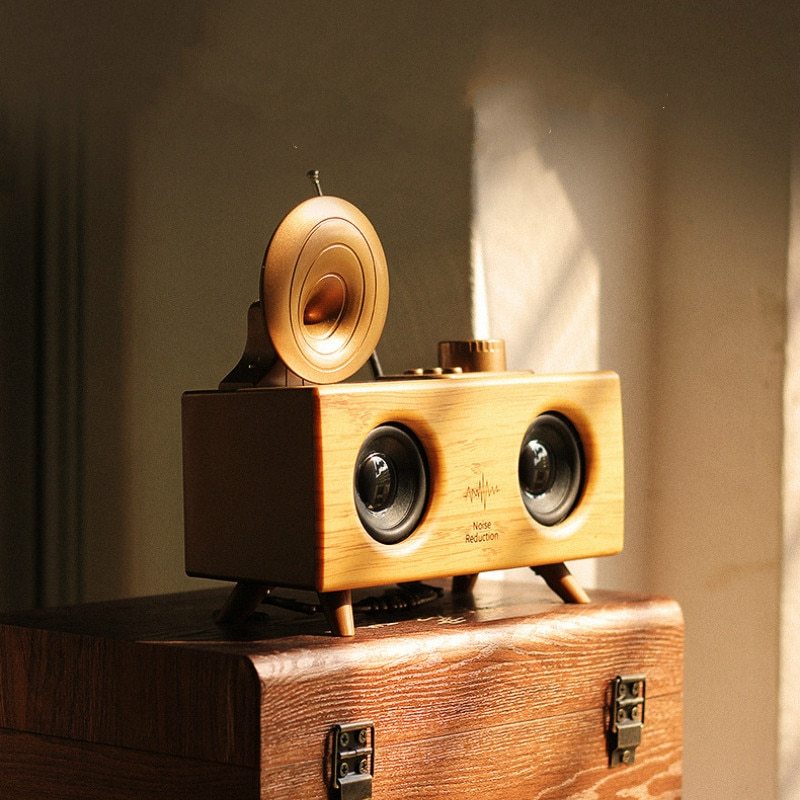 Classic feeling bluetooth speaker